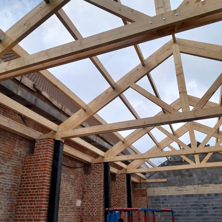 Transformation d'un bâtiment en salle de mariage (vue 10)