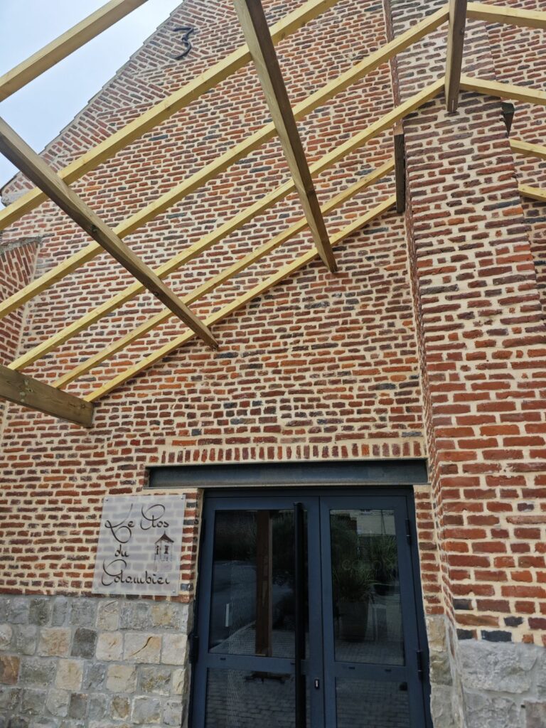 Transformation d'un bâtiment en salle de mariage (vue 7)